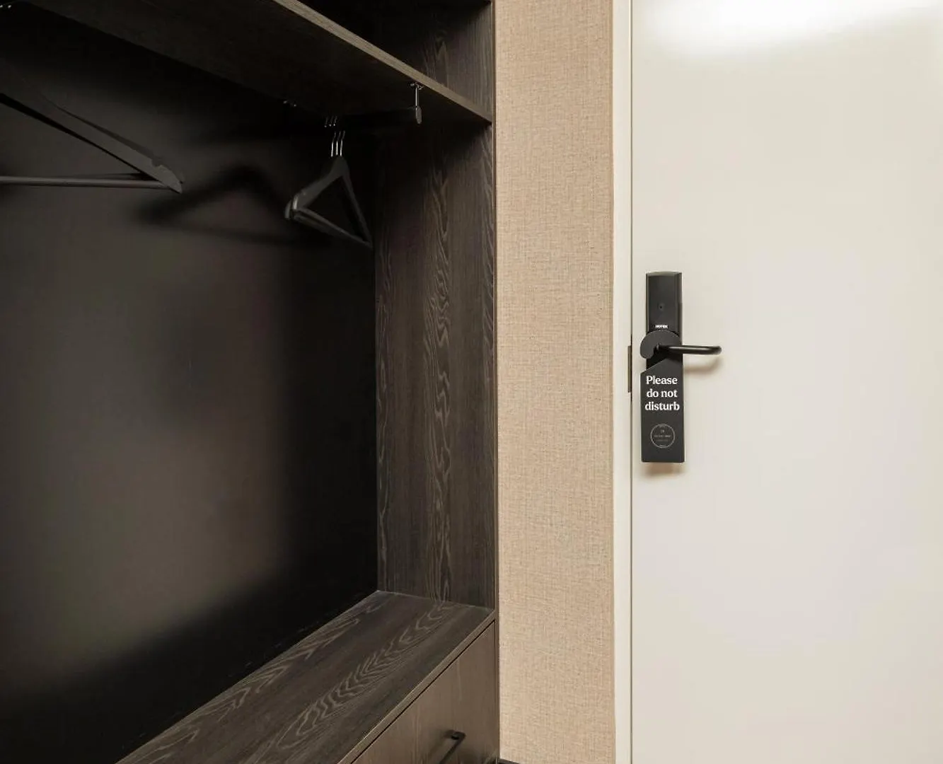 Hotel Twenty-Three Amsterdam Airport Hoofddorp 4*,
