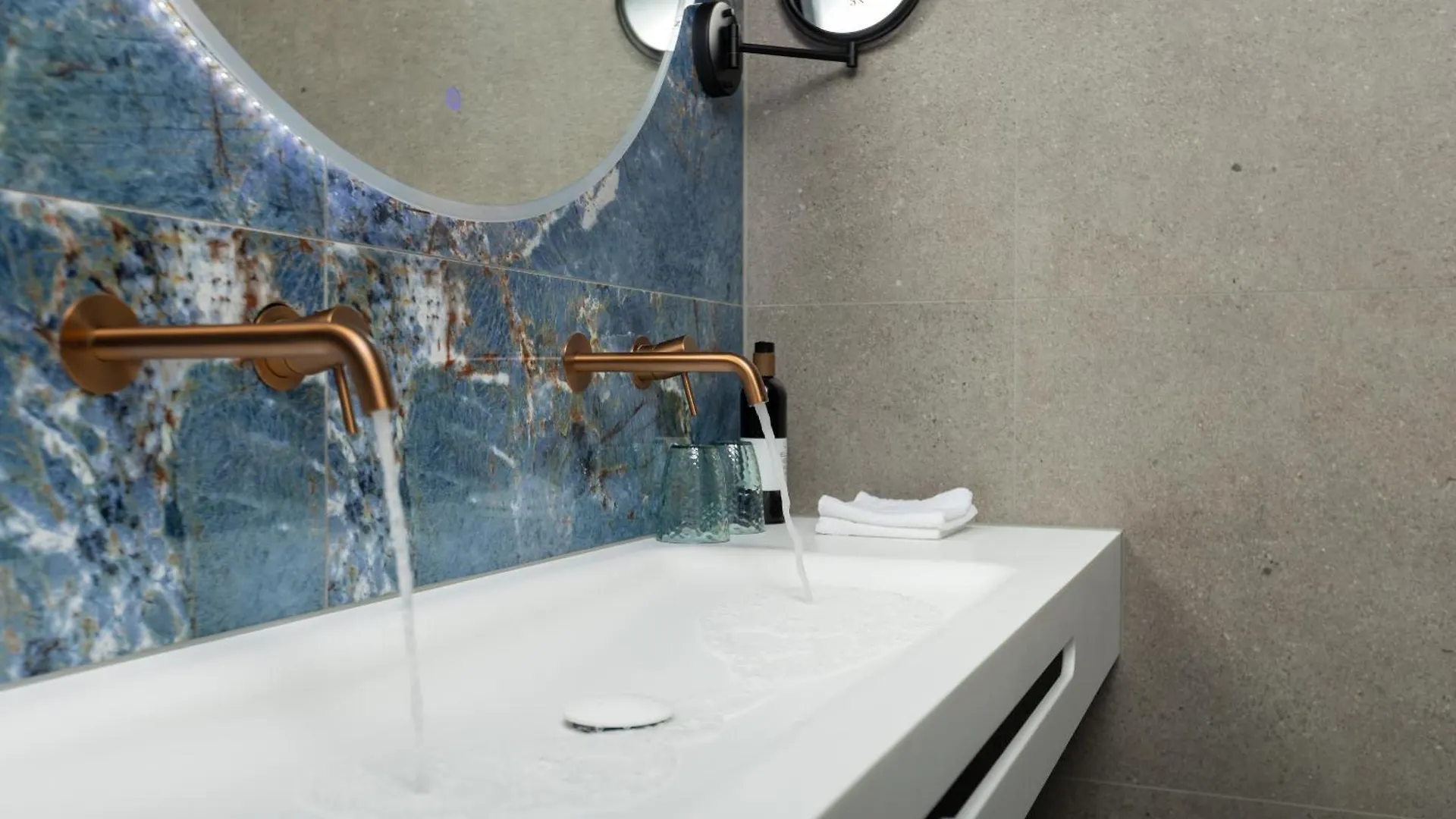 Hotel Twenty-Three Amsterdam Airport Hoofddorp 4*,